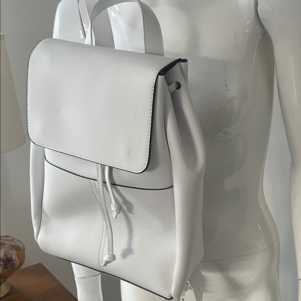 Source Unknown White Backpack - Picture 1 of 8